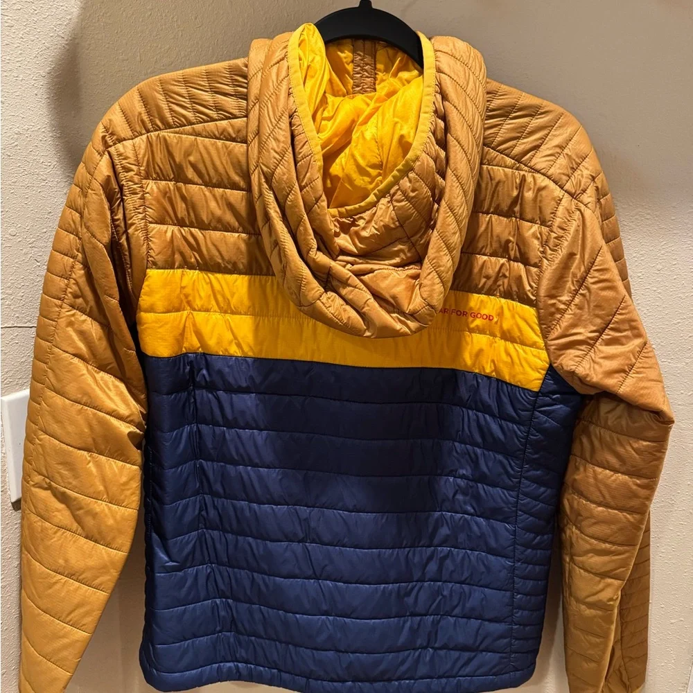Cotopaxi Women’s Gold and Blue Hooded Down Jacket - Picture 4 of 13
